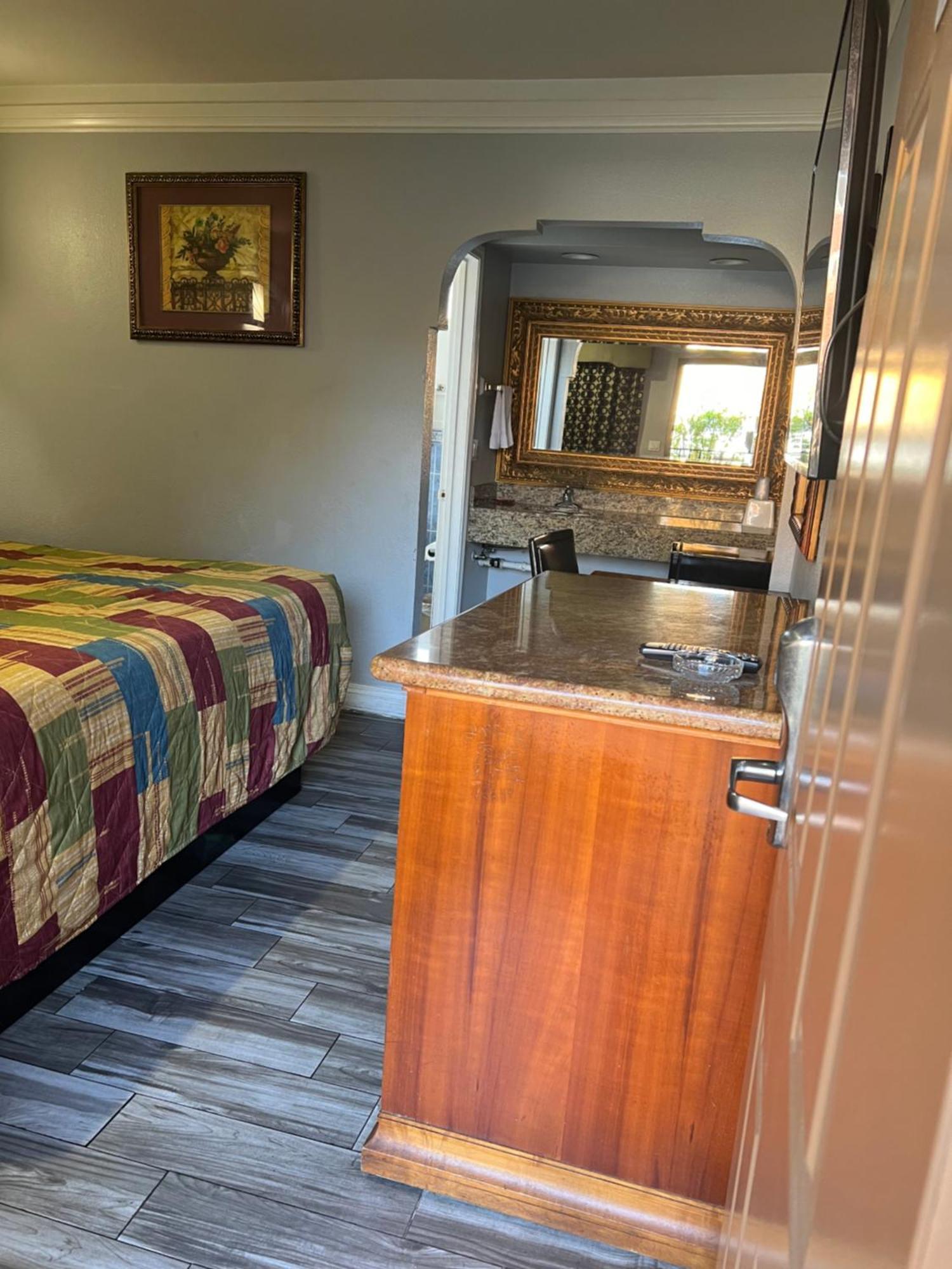 إنغليووود، لوس أنجليس، كاليفورنيا Amber Motel المظهر الخارجي الصورة